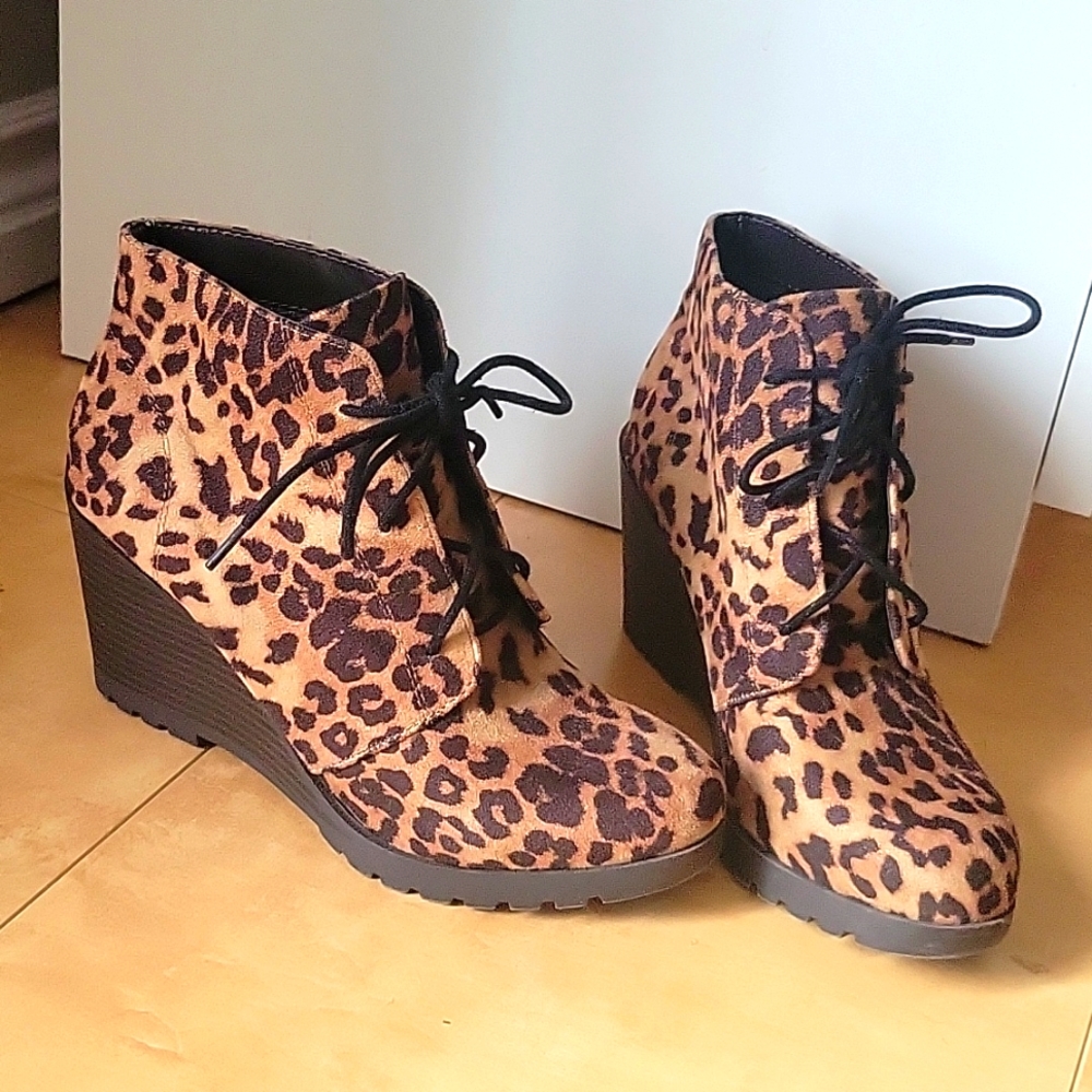 Soda Leopard Print Wedge Ankle Booties - Brown/Black